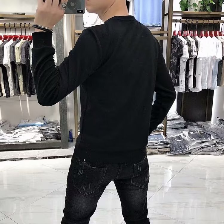 Autumn And Winter Designer T-shirt Luxury Long Sleeved Round Neck Fashion Hot Stamping Hoodie Outdoor Sports With Thick Velvet Insulation Base Shirt M