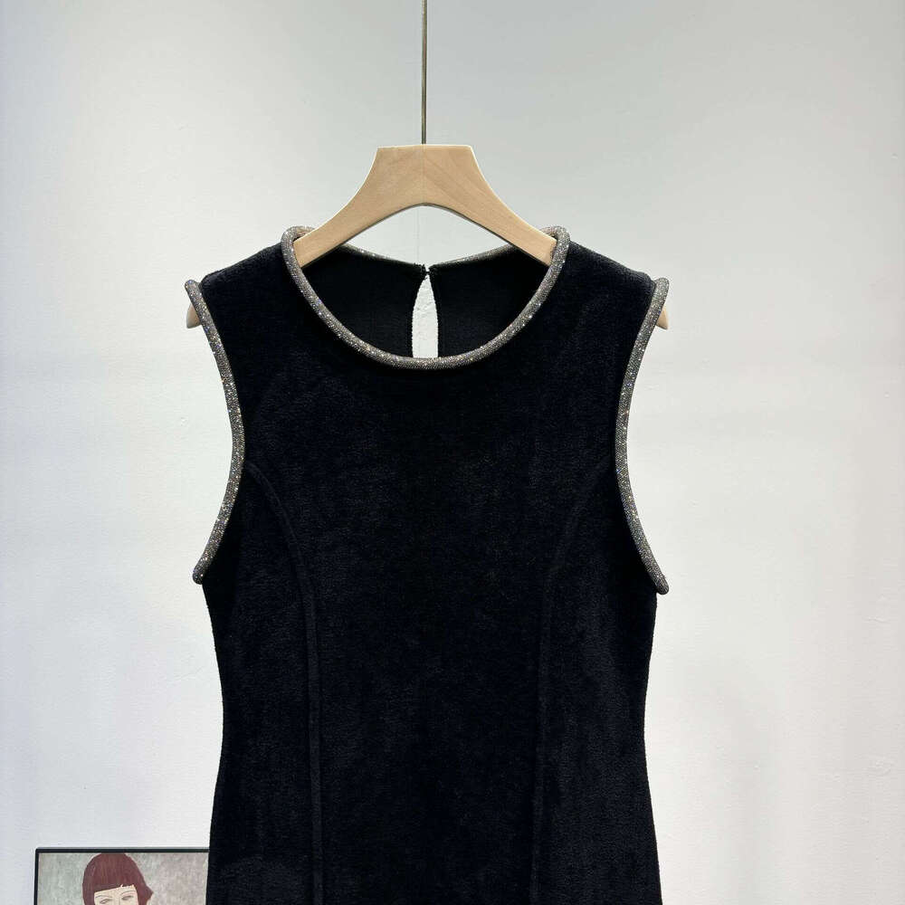 Designer French Hepburn style slim k30 fit women's clothing high-end diamond embellished velvet slit sleeveless knitted vest