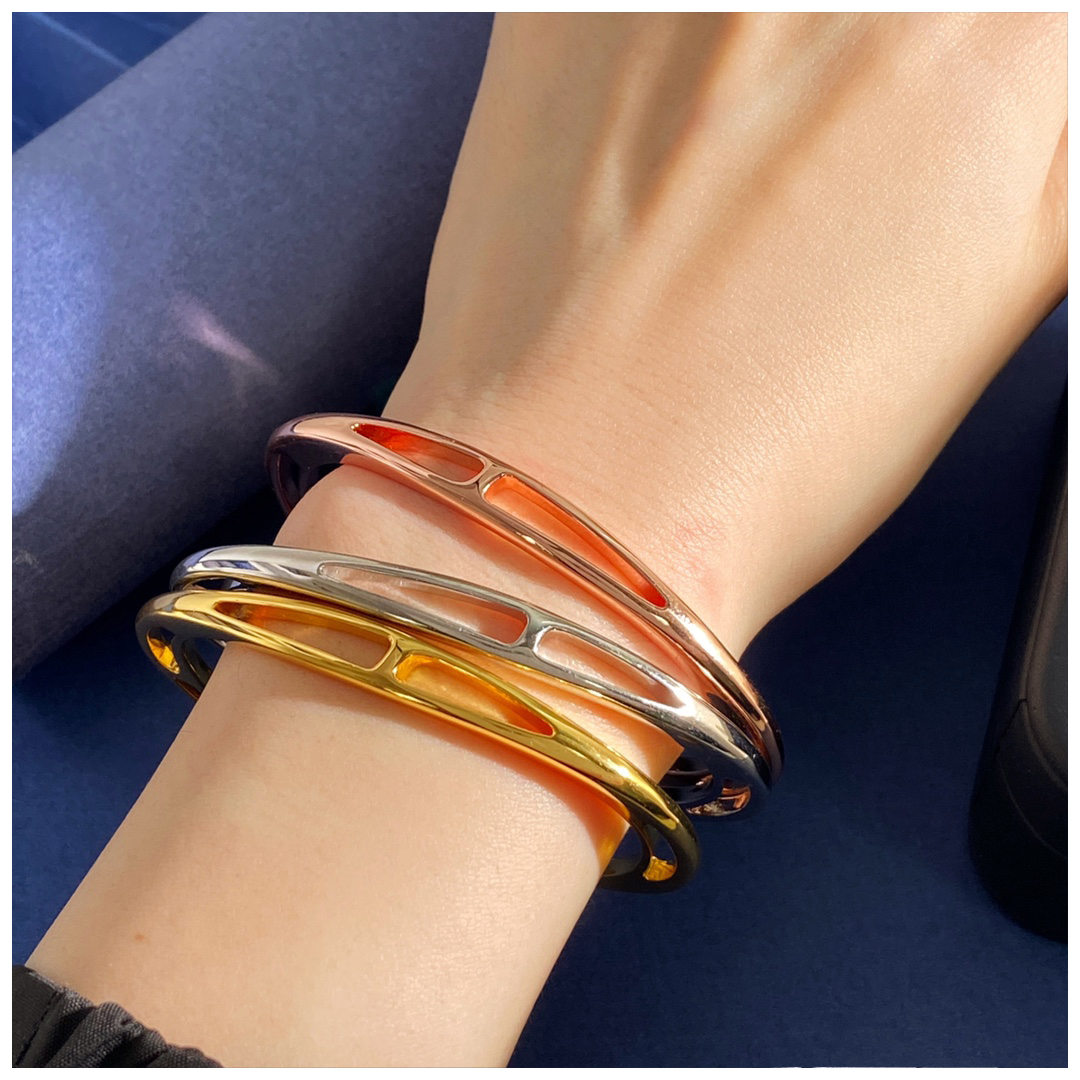 Designer Bracelet Bracelet for Women Pig Nose Minimalist Fashion Bangle Geometric Hollow C Shape Open Bangles Luxury Jewlery Designer for Women Elegan