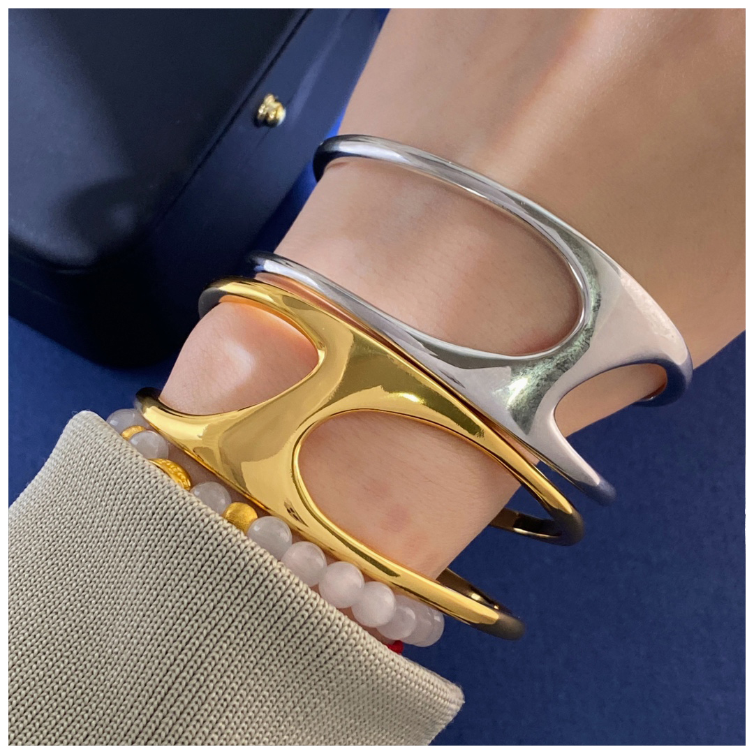 Designer Bracelet Bracelet for Women Double Line Hollow Pig Nose C Shape Open Bangle Minimalist Polished Bangles Luxury Jewlery Designer for Women Ele