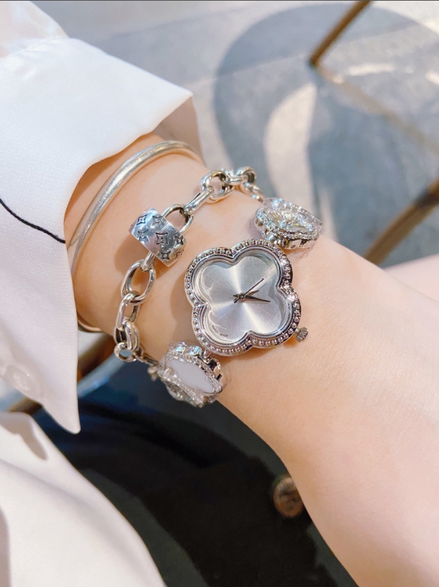 2026 NEW VA Luxury women VANCF Quartz Watch ARPELSlity Watches Diamond Stainless Watches Steel Bracelet Sapphire Glass womens wristwatches #61