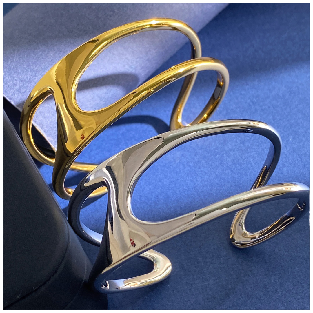 Designer Bracelet Bracelet for Women Double Line Hollow Pig Nose C Shape Open Bangle Minimalist Polished Bangles Luxury Jewlery Designer for Women Ele