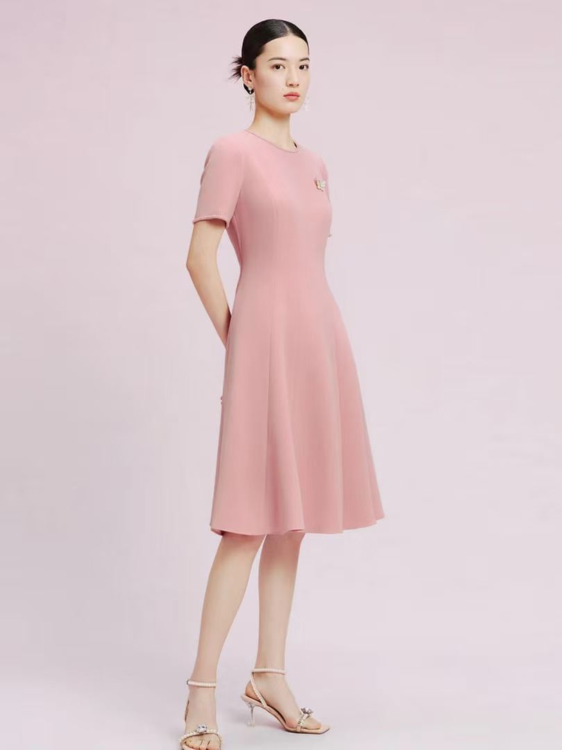 Sophisticated Full-Length Fitted Red Formal Wear Robe for Ladies Featuring a Cinched-in Midsection