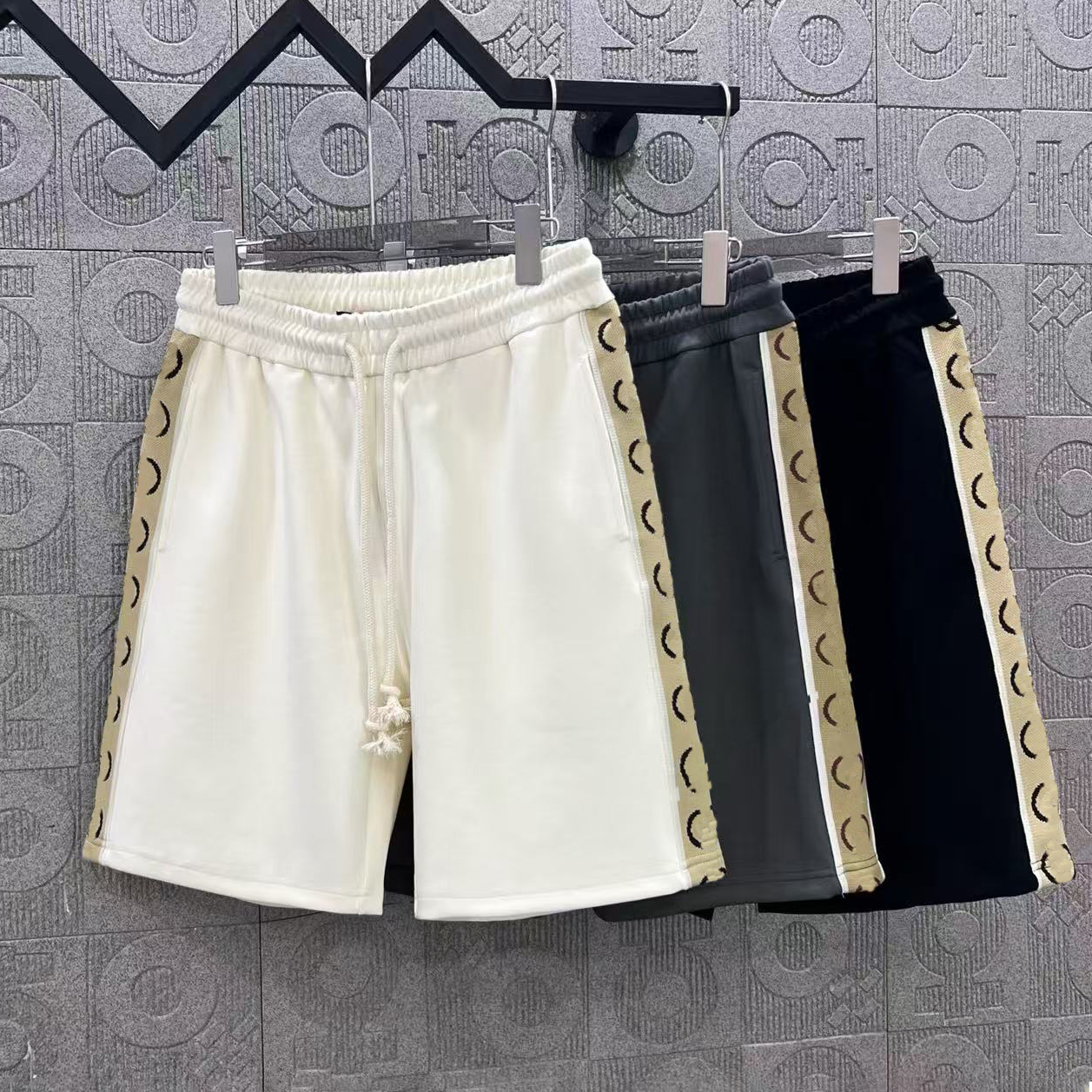 High quality designer men's shorts with classic presbyopia pattern running pants straight tube breathable casual shorts for couples