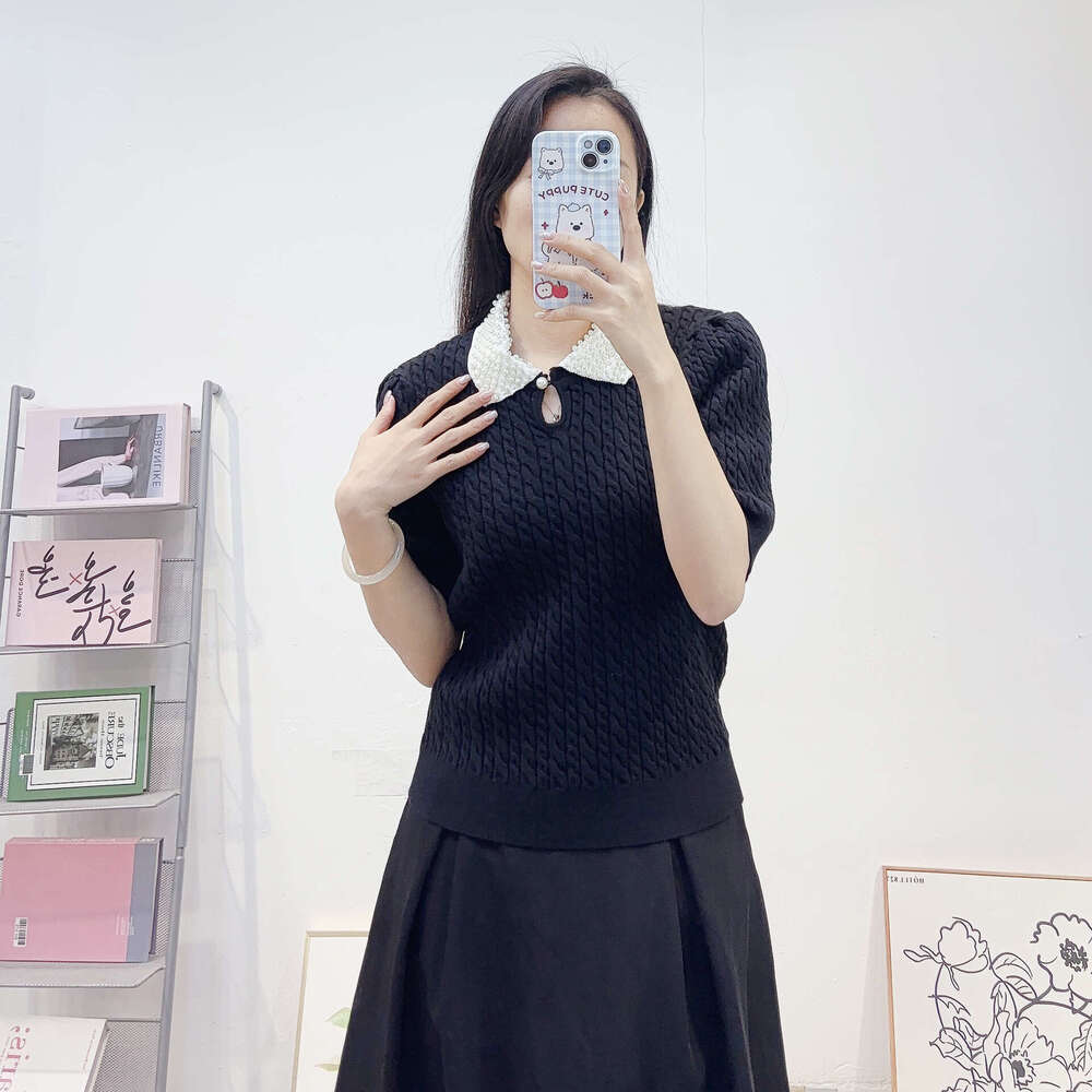 2026 Spring New Designer French Light k30 Luxury Style Knitted Women's Sweater Sweet Pearl Doll Neck Short Sleeve Top