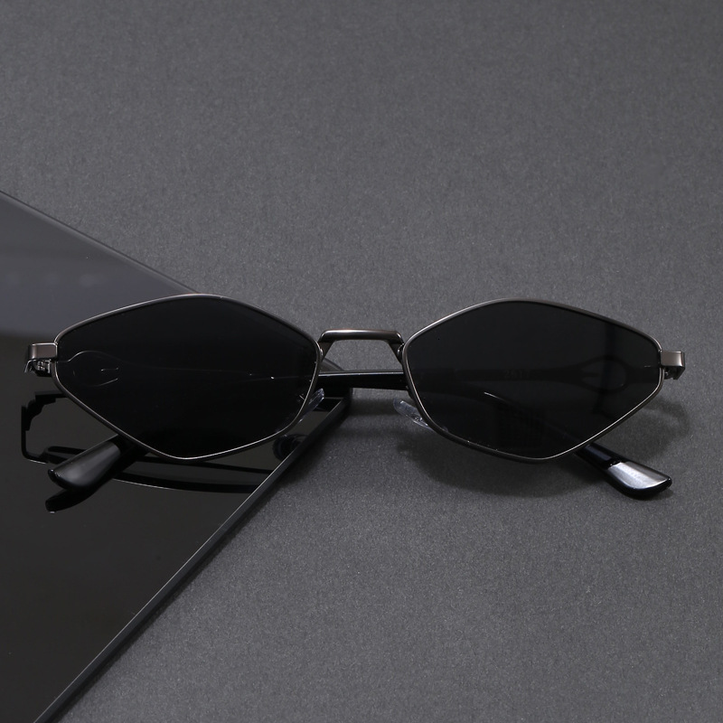 Ladies' Polarized Sunglasses Metal Diamond Shaped Small Frame Designer Sunglasses Outdoor UV Protection Fashionable And Cool Street Style Sun Vis