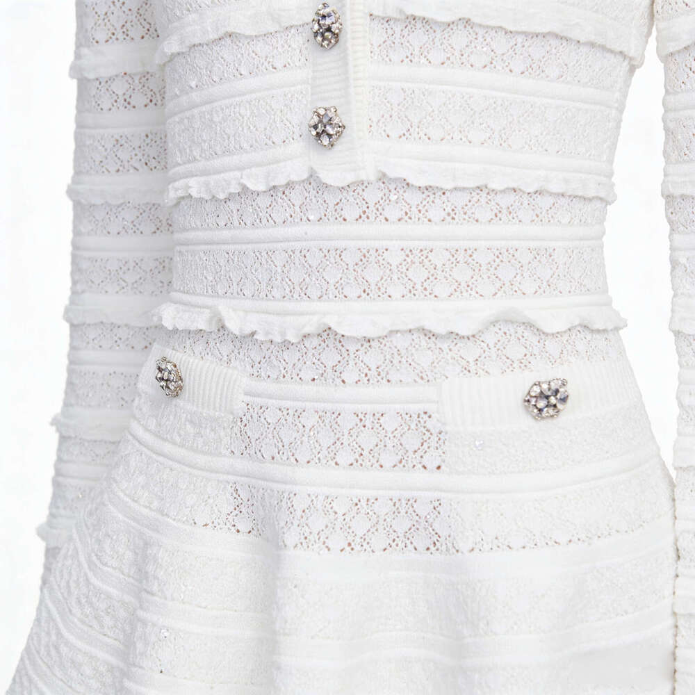 2026 Spring/Summer Designer Women's Hollow Fold V-neck Long Sleeve French Slimming Straight Shoulder k30 Knitted Dress