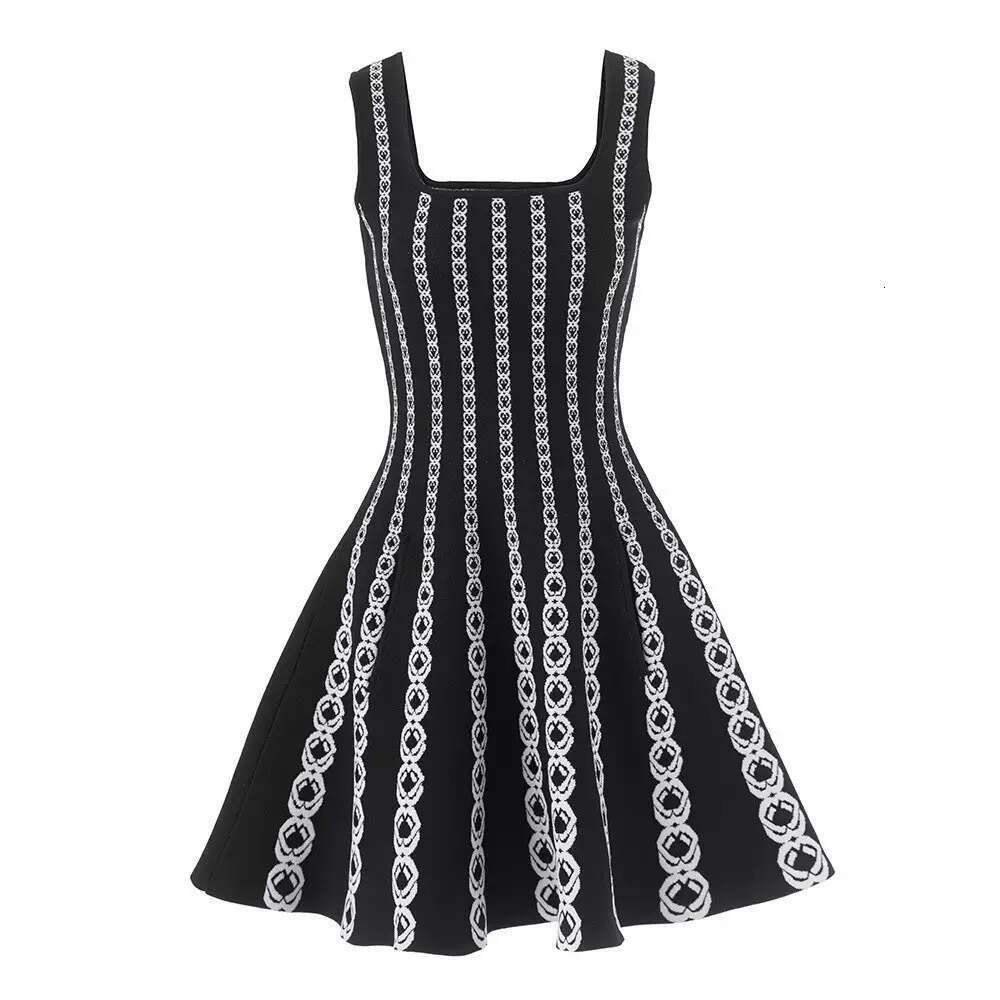 k30 2026 Summer Designer Women's Sweet and Elegant Slimming Waist with U Neck Sleeveless Jacquard Knitted Dress
