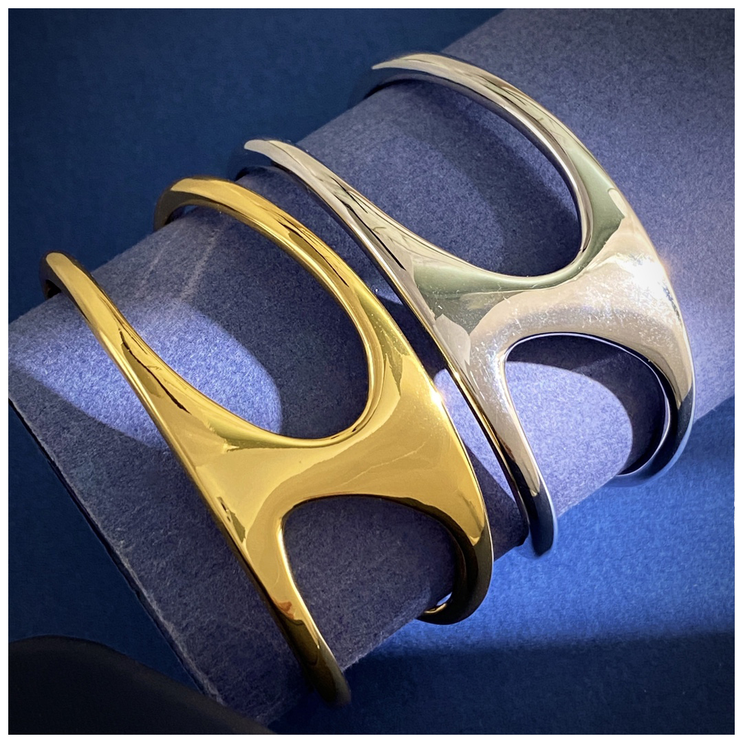 Designer Bracelet Bracelet for Women Double Line Hollow Pig Nose C Shape Open Bangle Minimalist Polished Bangles Luxury Jewlery Designer for Women Ele