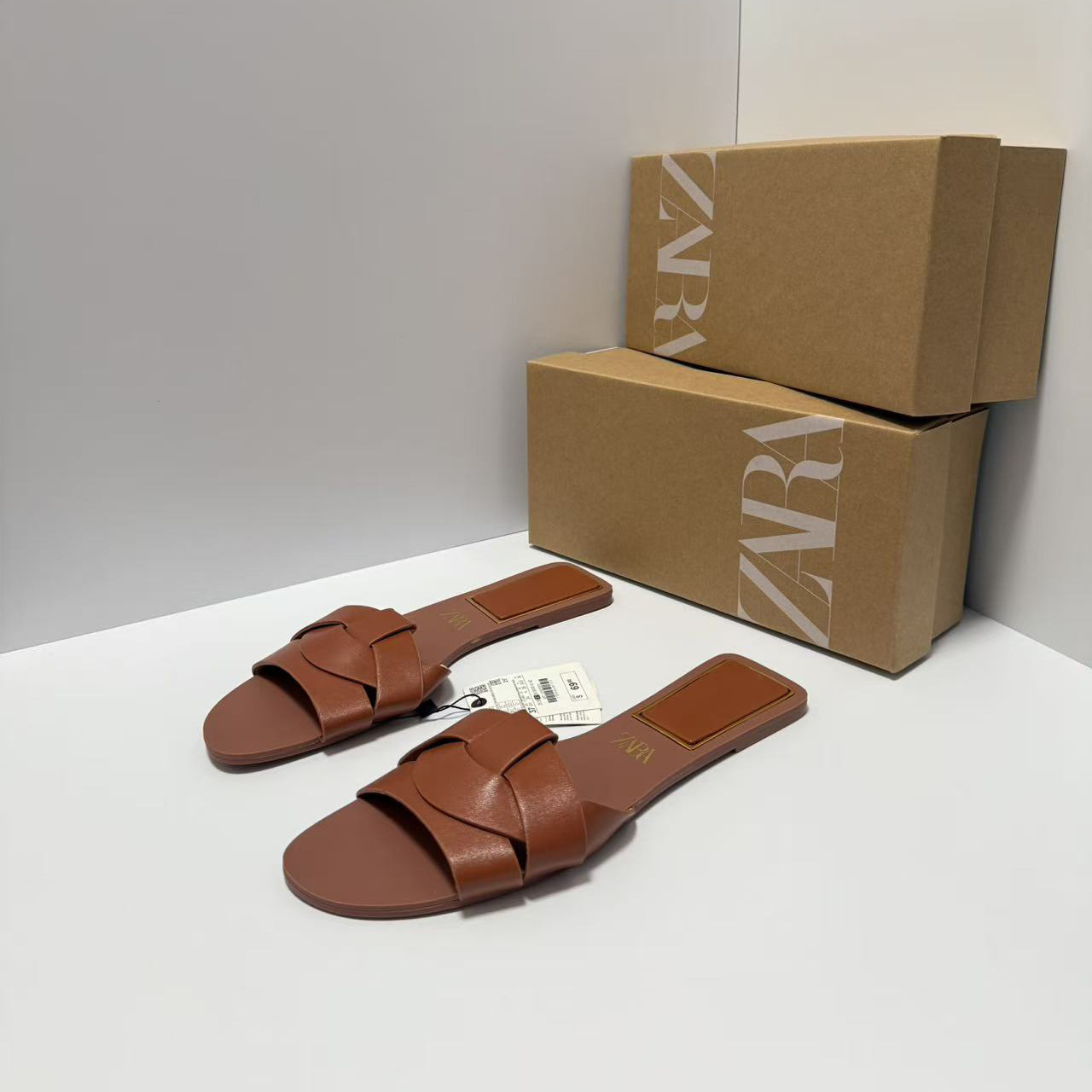 2026 Flat-soled Cowhide Sandals with Single Strand Strap, Open Toe Beach Slippers for Outdoor Wearing, Comfortable and Free Shipping
