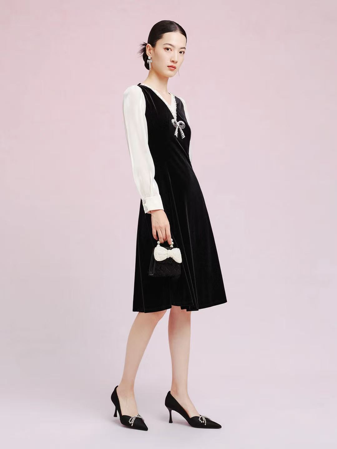 Stylish Bead Embellished V-neck Cocktail Dress with Pinstripe Detail for Ladies Black L