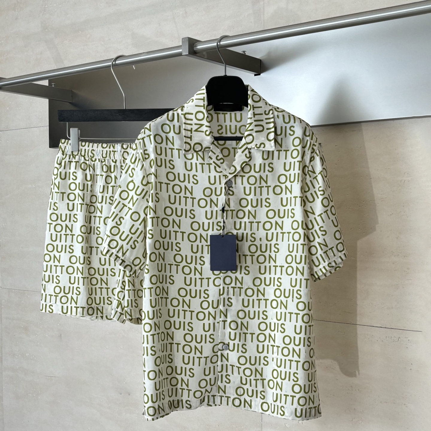 High quality designer men's casual shirt with printed letters, daily outfit set, outdoor casual shorts shirt