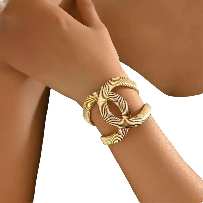 Designer Women's Gold Double C Minimalist Exaggerated European And American Style Jewelry Personality Spring Folding Wrap Niche Bracelet