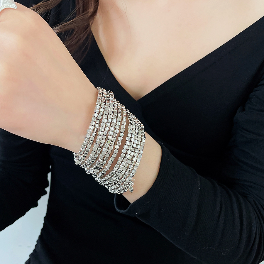 Cross-border European and American style multi-layered beaded bracelet, 2026 new vintage elegant wristband, light luxury high-end jewelry - view 5