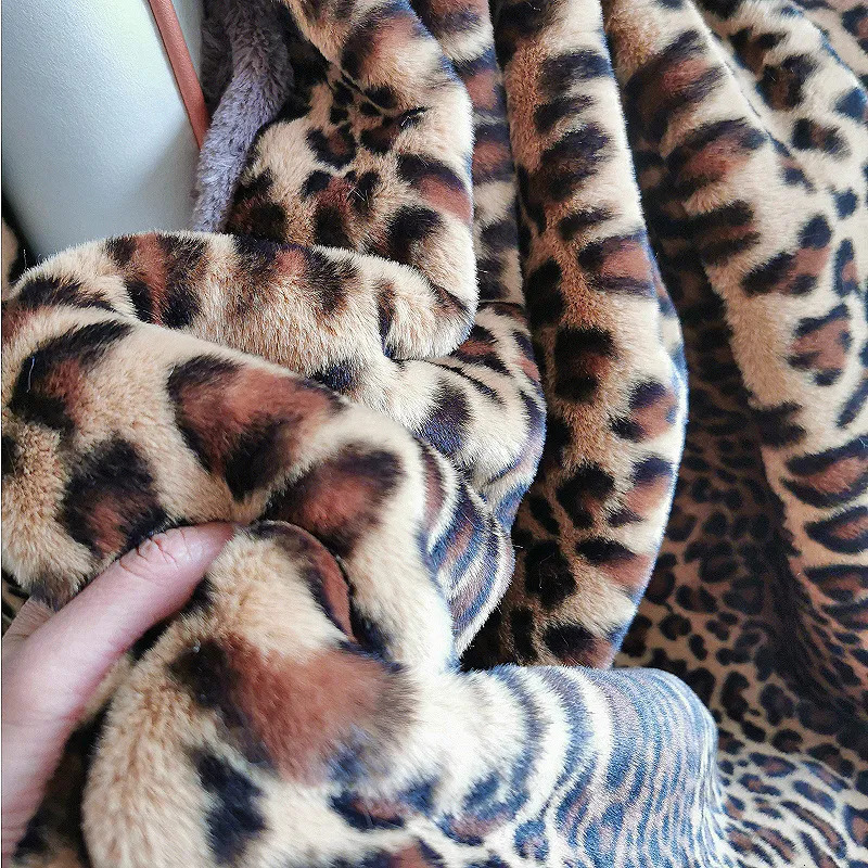 Leopard Polyester Bed Sofa Travel Camping Super Soft Cozy Fluffy Plush Cheetah Print Blanket for All Seasons