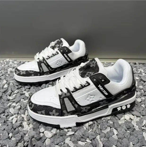 Free shipping New model Casual shoes lightweight and comfortable sports shoes anti slip breathable trendy with six color options for mens board shoes 