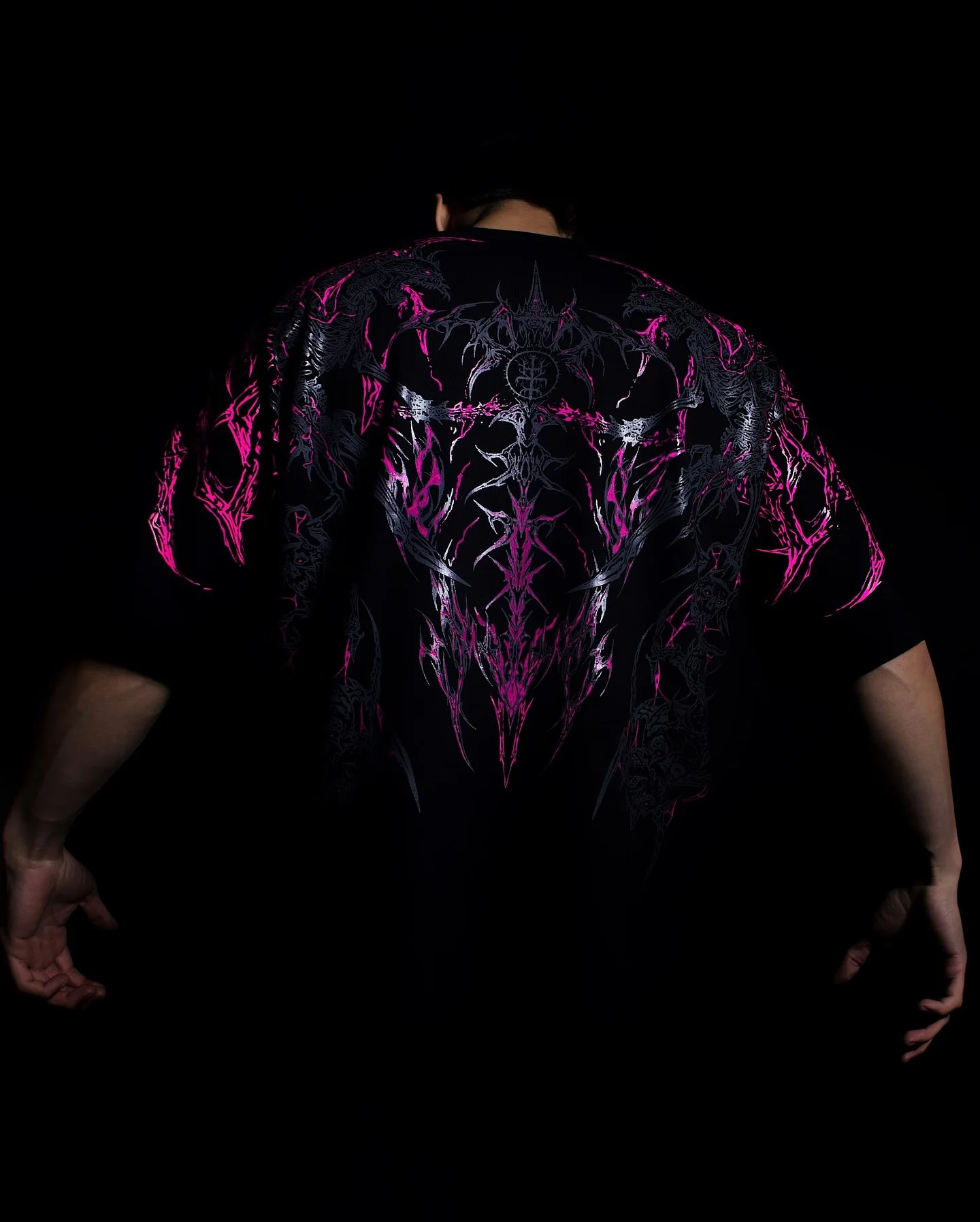 Lonely Shadow Gothic Streetwear T-Shirt Men Women Oversized Cotton Tee Skeleton Art Grunge Dark Edge Fashion Tee 260409