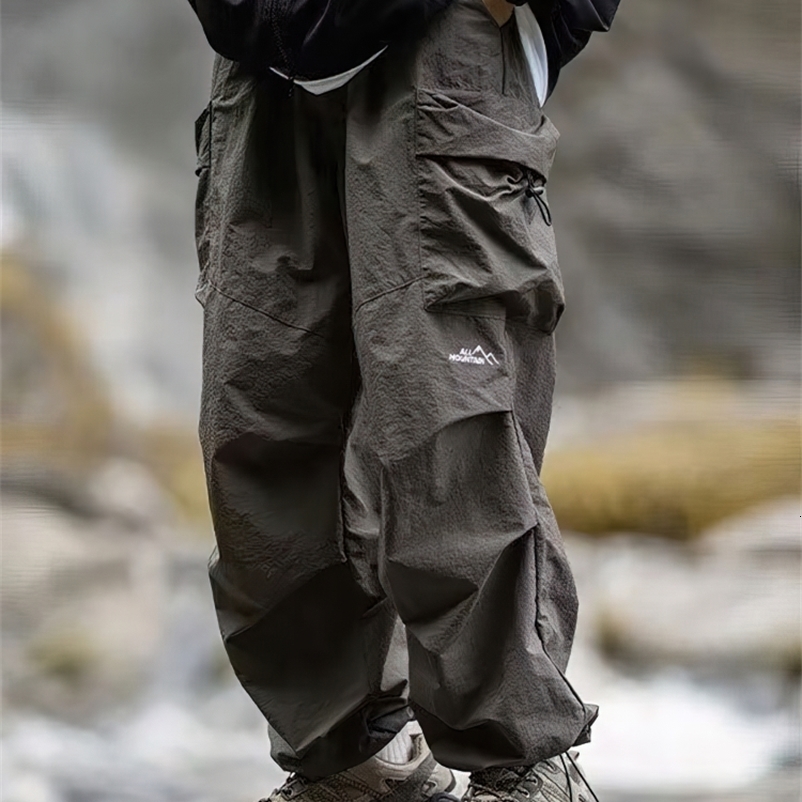 Vintage Baggy Hiking Cargo Pants Men Waterproof Casual Sport Jogging Sping Summer Parachute Pants Outdoor Wide 260410