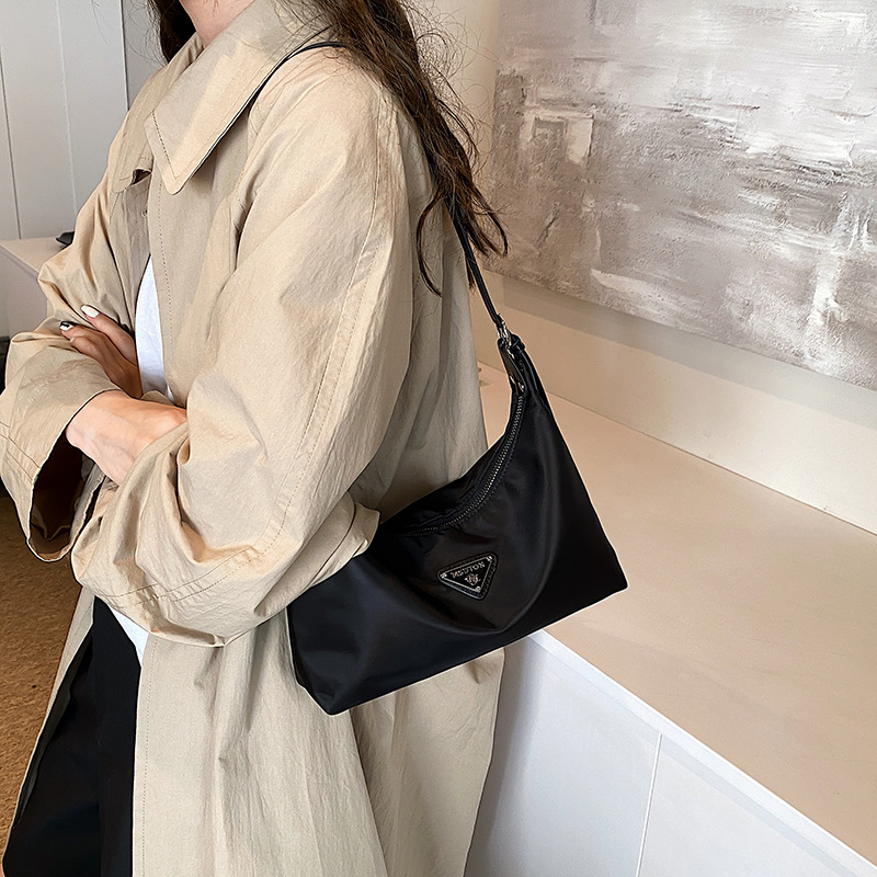Fashionable Casual Oxford Cloth Women's Bag 2026 New Style Commuter Advanced Sense Versatile Crossbody Bag Shoulder Bag Free Shipping Black