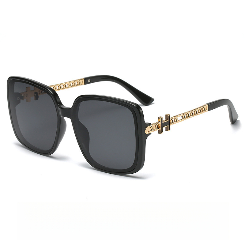 2026 New Design Men's Fashion Outdoor Beach Sunglasses With Decorative Rivets Metal Chain Long Legs Street Photography Facial Protection Sunglass