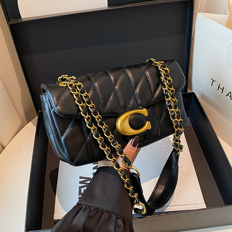 2026 new luxury casual and fashionable designer shoulder bag diamond grid chain bag trendy and versatile small square bag for women