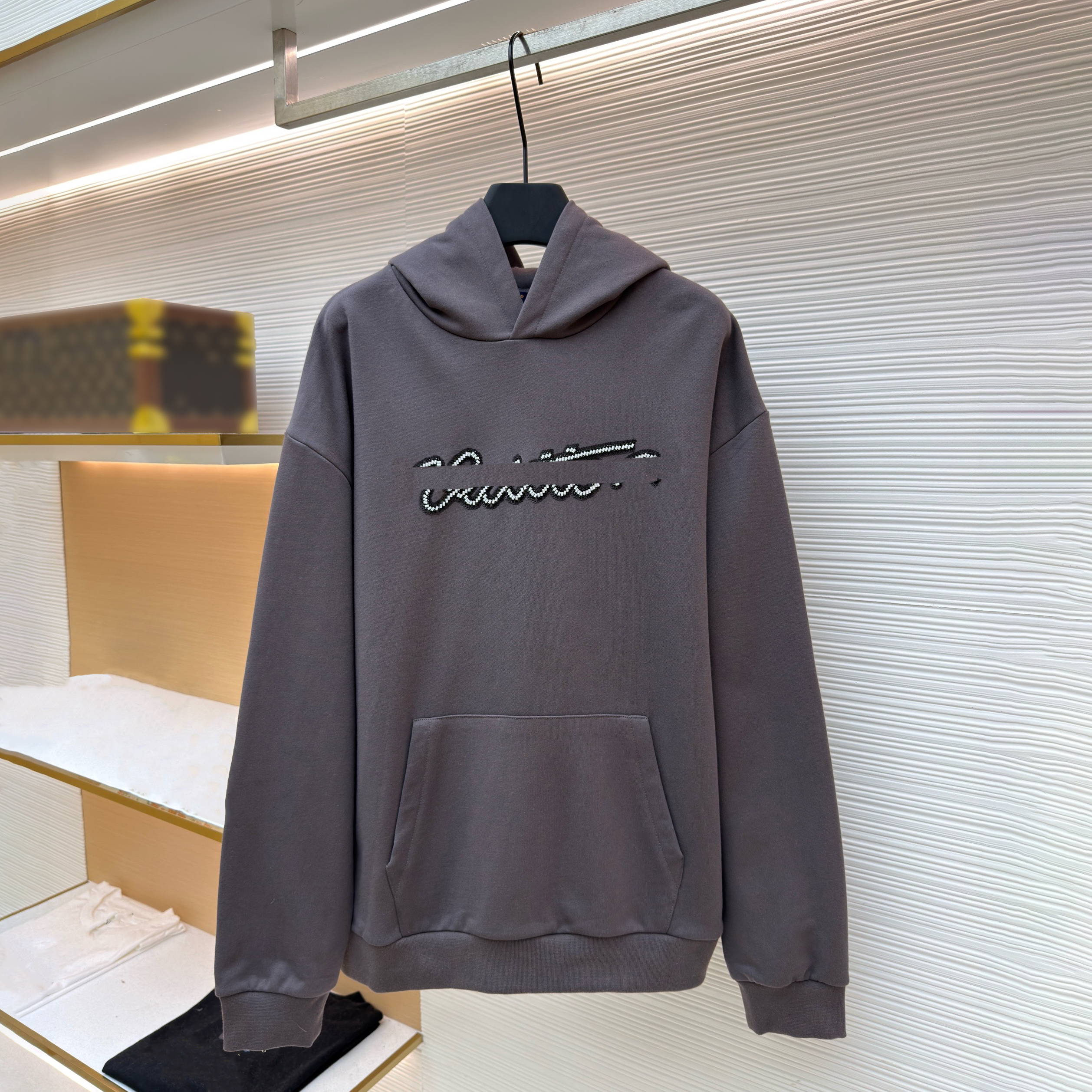 High quality men's designer clothing for autumn and winter, pure cotton loose fit men's hoodie, fashionable letter embroidery hoodie, casual sports long sleeved top