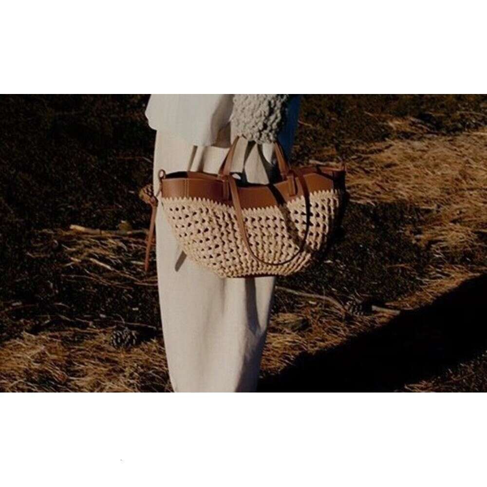 Cross-border straw beach bag for women, trendy and fashionable woven large-capacity shoulder tote bucket bag, new spring/summer model