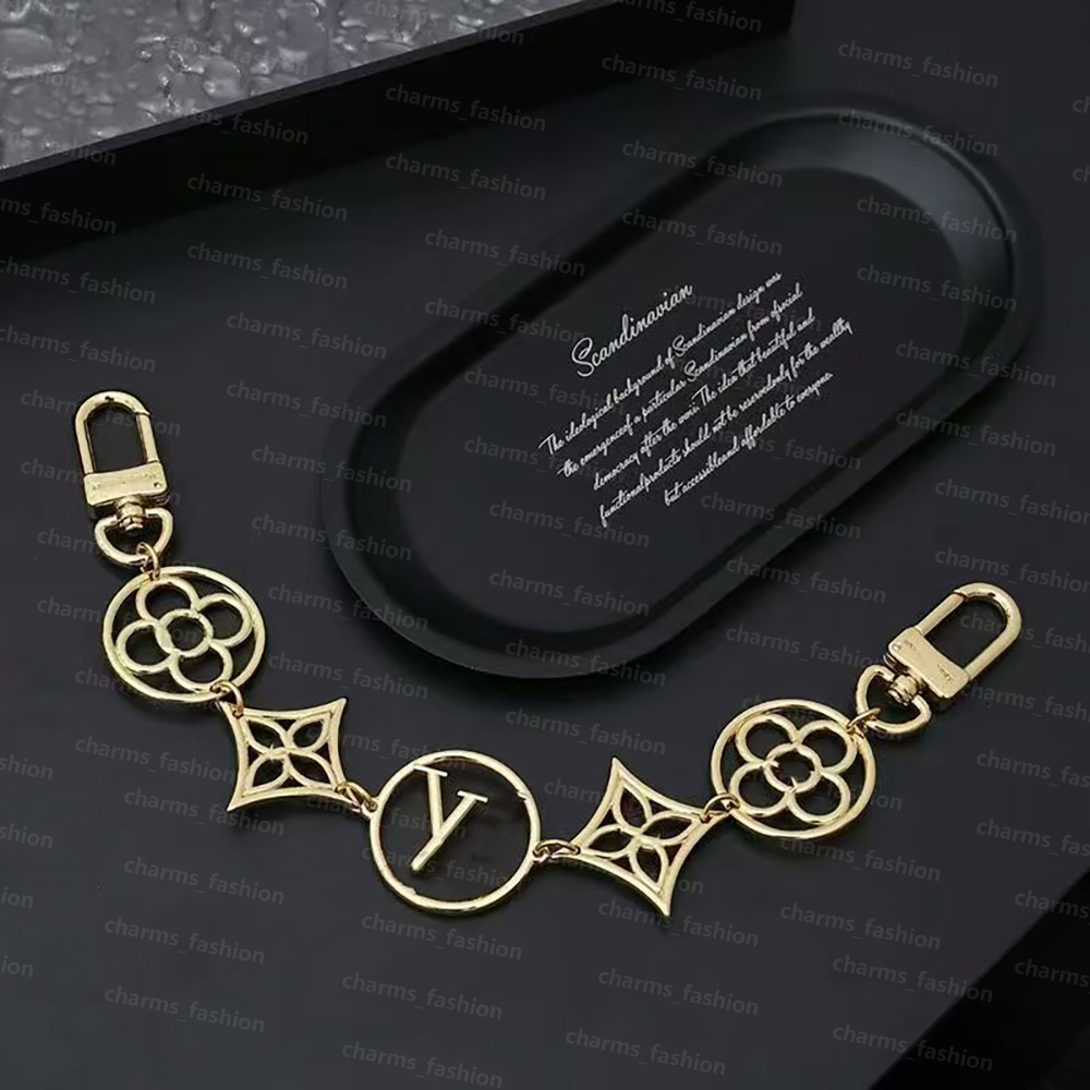 2026 Designer Keychain Bag Charm Sunflower Lanyards Trendy Key Wallet Chain Accessries Fashion Men Women Bag Charms Designer Leather Keys Pendant with box