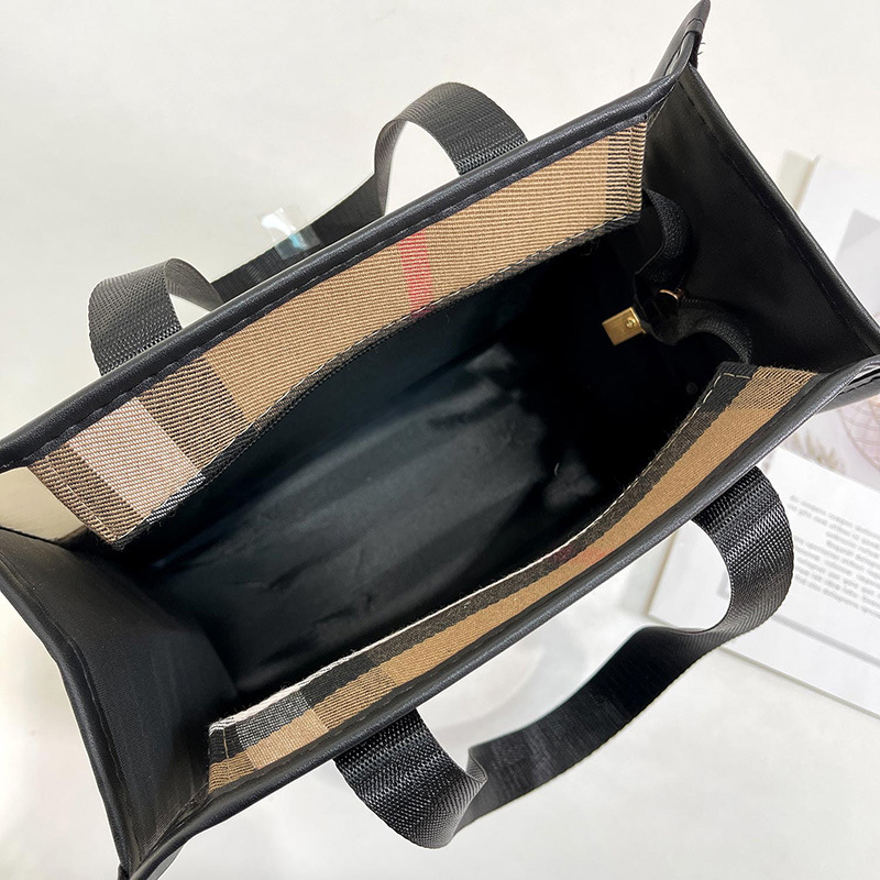Free Shipping New Fashion Plaid Letter Design Cosmetic Bag Portable Large Capacity Transparent Toiletry Bag Storage Pouch