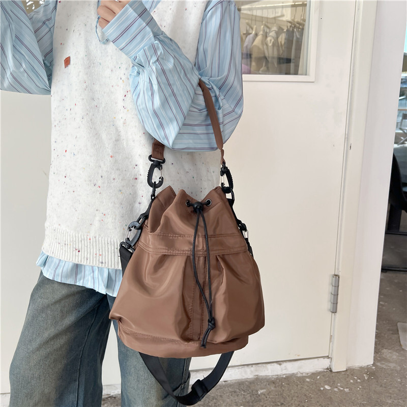 Drawstring Bucket High-End Shoulder Lightweight Nylon Handbag, Small Tote Bag, Trendy Versatile Crossbody Bag - view 3