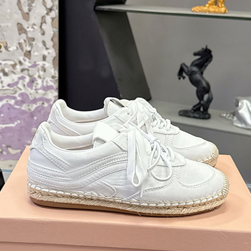 Women Gymnasium canvas sneakers New Designer Woman Fishing Shoes Miss flat shoes woven with hemp rope Fabric lining Laced closure Cord rubber sole Outdoor Sports