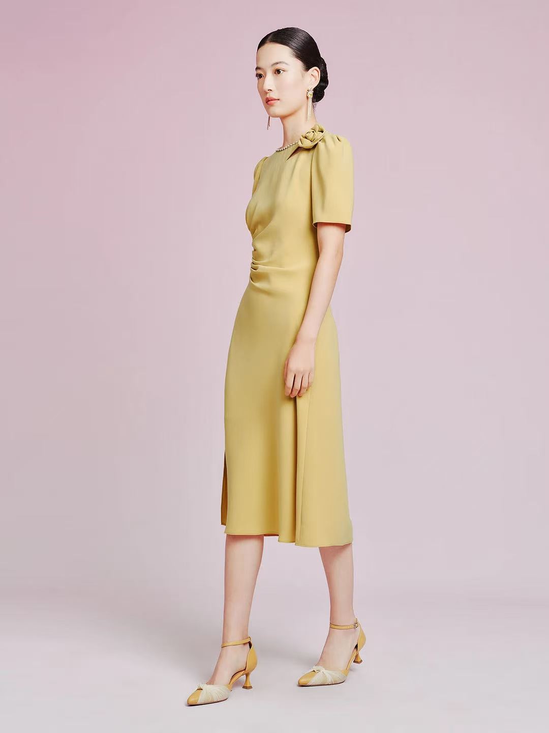 Chic Feminine Design Sleek Long Sleeve Ladies' Blouse made from Durable Triacetate Fabric