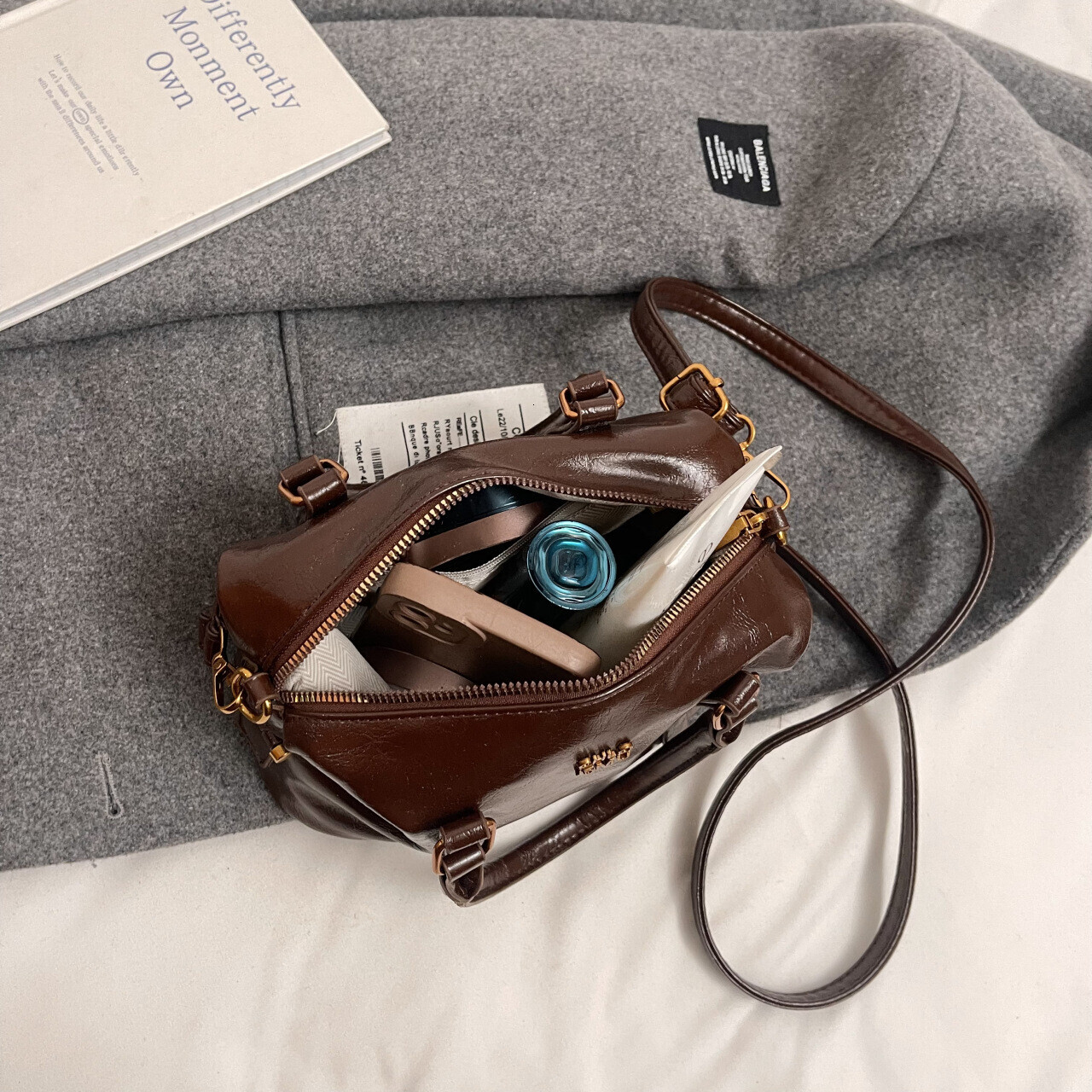 Women's handbag tote bag new trend large capacity fashionable shoulder bag European and American retro crossbody bag