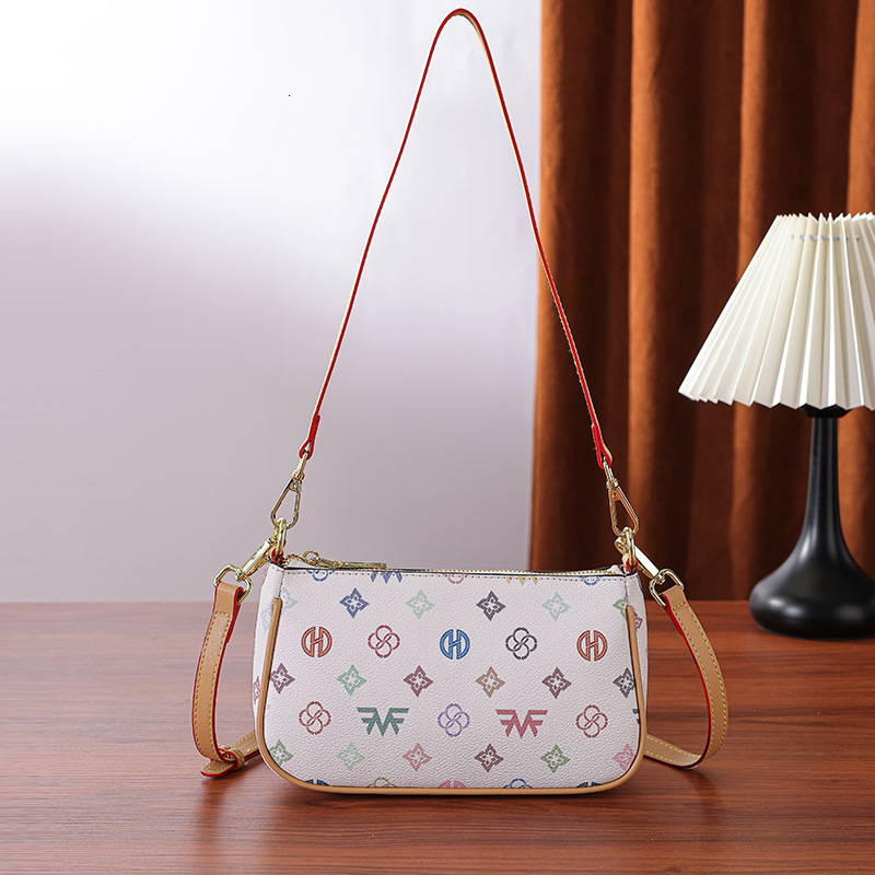 LORDLY KNACK New Women's Light Luxury High-End Single Shoulder Crossbody Chain Small Square Bag