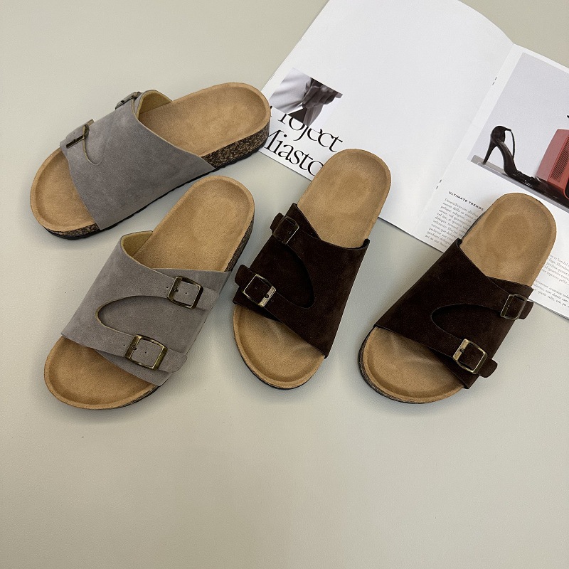 Free shipping designer shoes Women's Slippers 2026 New Summer Fashion Versatile Flat Sandals for Beach Travel and Gentle white