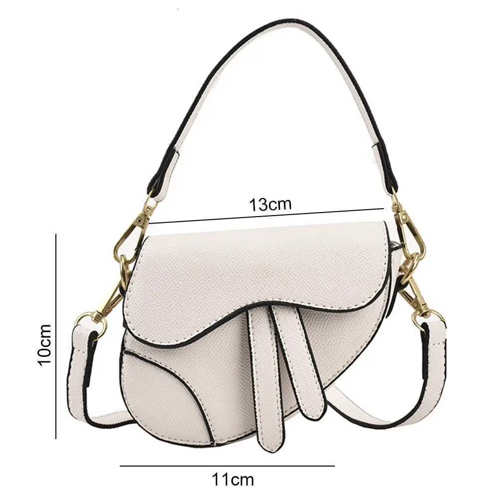 Fashion Handheld Storage Bag Saddle Bag Accessory Bag Crossbody Bag Small Bag W260319