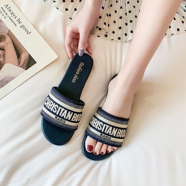 Free shipping designer shoes Women's Slippers 2026 New Summer Fashion Versatile Flat Sandals for Beach Travel and Casual Elegant