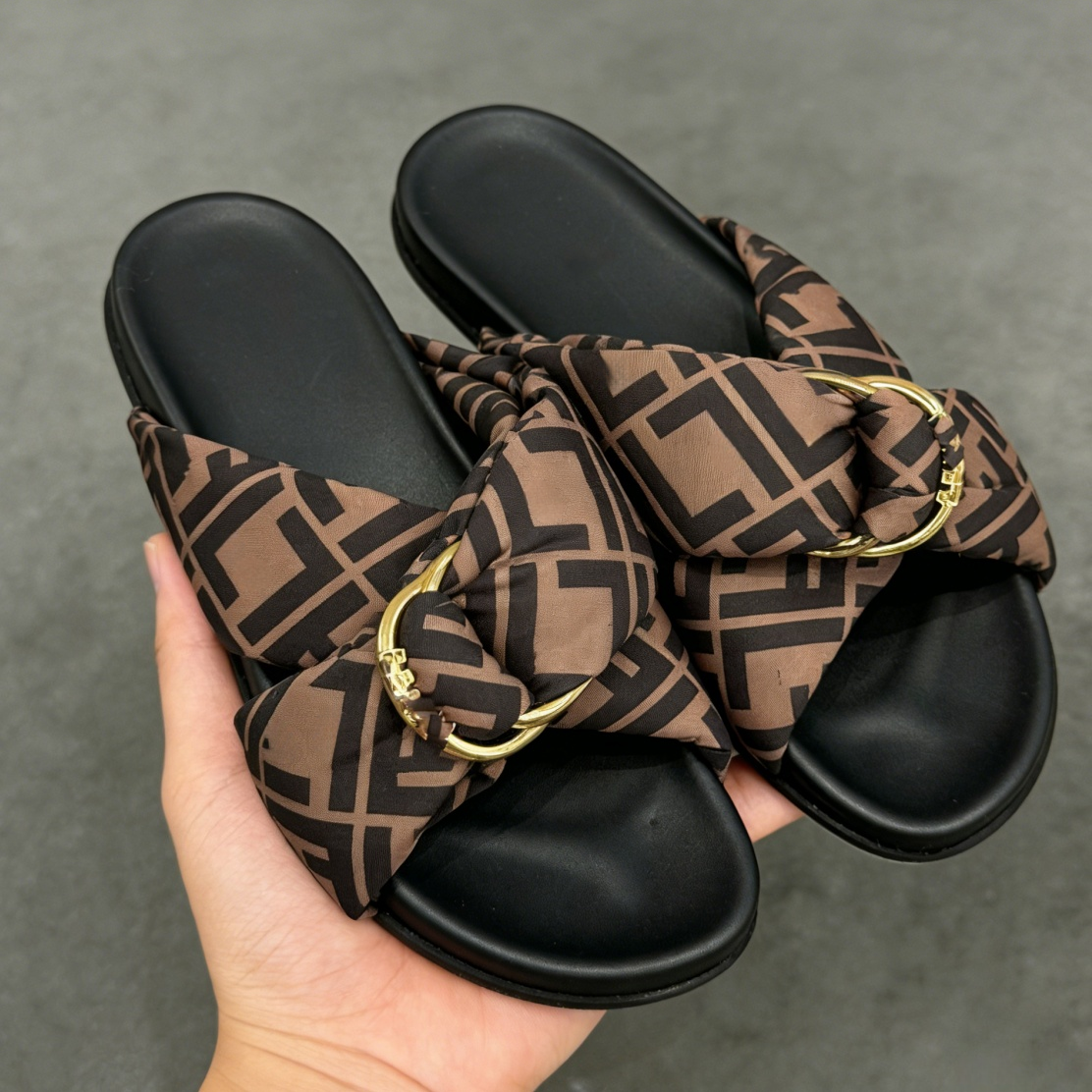 Summer Sandale Designers Sandals for Women Fashion Slides Classic Strap Buckle Flat Leather Canvas Letter Rubber FF Slippers Beach Shoes Size 35-44