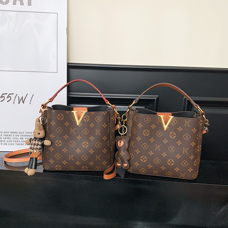 new Free shipping luxury Shoulder Bags Fashionable and comfortable casual women's handbag shoulder bag