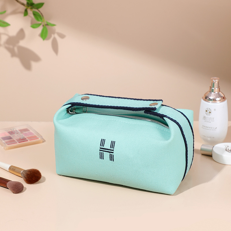 2026 New Simple Portable Toilet Bag Waterproof and Dustproof Travel Storage Bag Large Capacity Canvas Handheld Makeup Bag Free Shipping