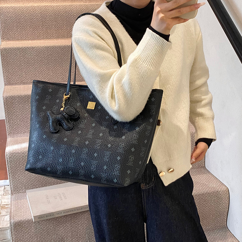 High-end Printed Tote for Women New Trendy Fashion Large Capacity Versatile Shoulder Textured Commuter Bag