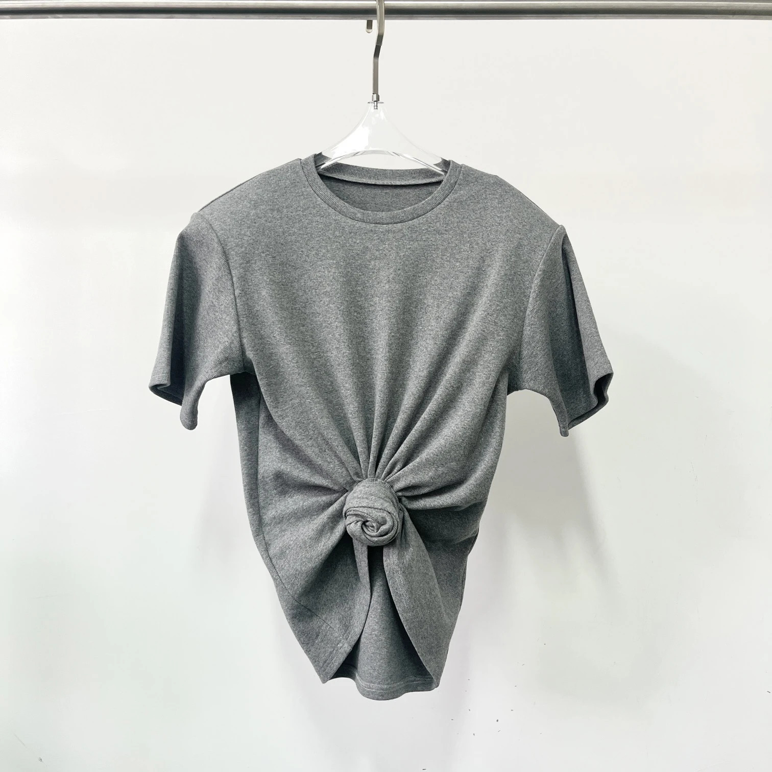 Y2K knotted twist knitted threaded round neck Top women fashionable and versatile navel padded shoulder shortsleeved Tshirt 260327