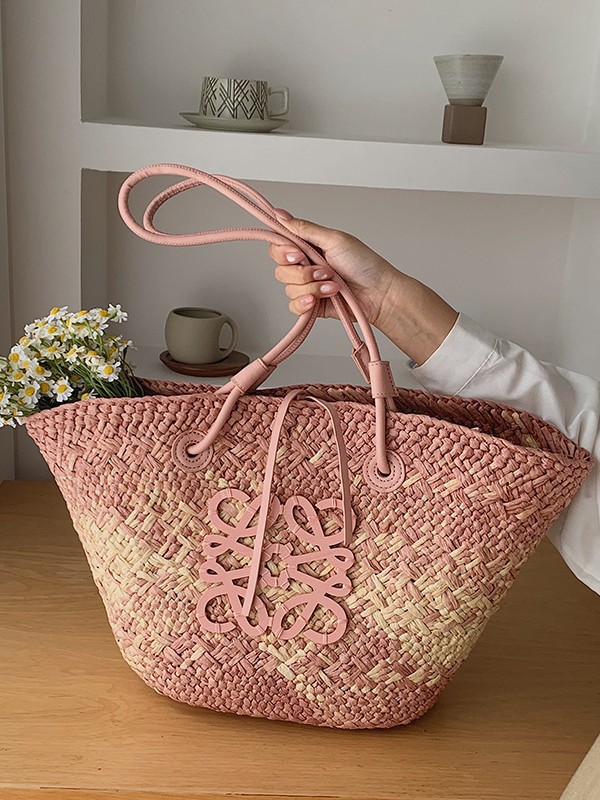 Free delivery luxury shoulder Bags Fashionable and trendy women's handbag with personalized design crossbody bag
