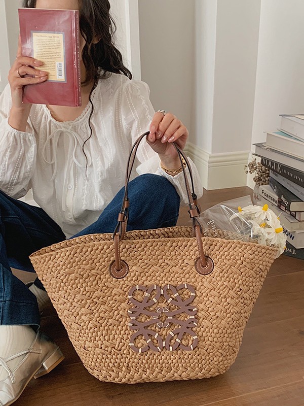Free delivery luxury shoulder Bags Fashionable and trendy women's handbag with personalized design crossbody bag