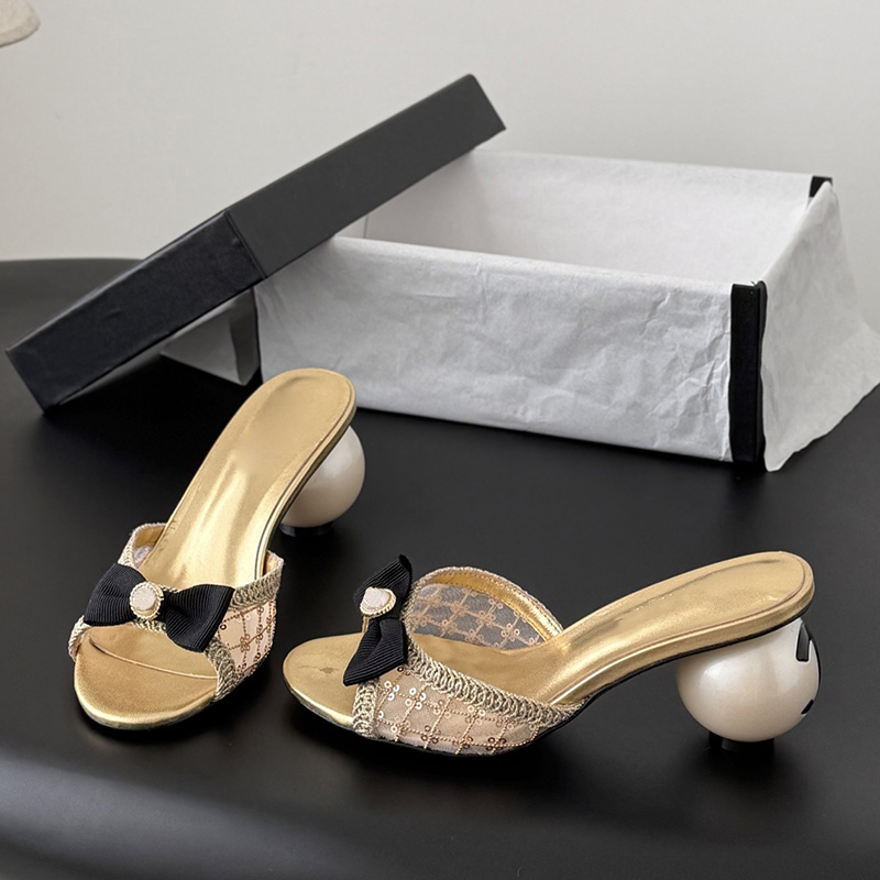 Women Chunky Pearl Heels Sandals Slip On Slippers With Bow Flower Slides Outdoor Beach Shoes Vintage Black Mules 26ss Leisure Shoes With Dust Bag Casual Shoes