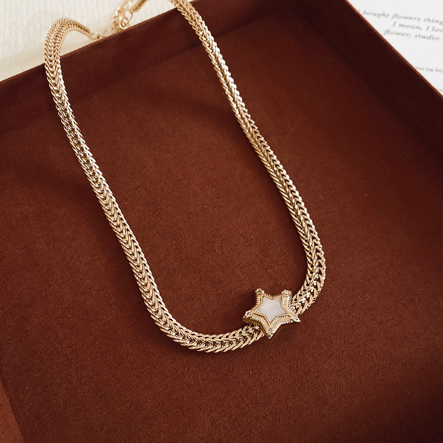 Zircon mother-of-pearl star necklace, light luxury niche clavicle chain, palace style, exquisite and stylish personalized fashion neck accessory - view 6