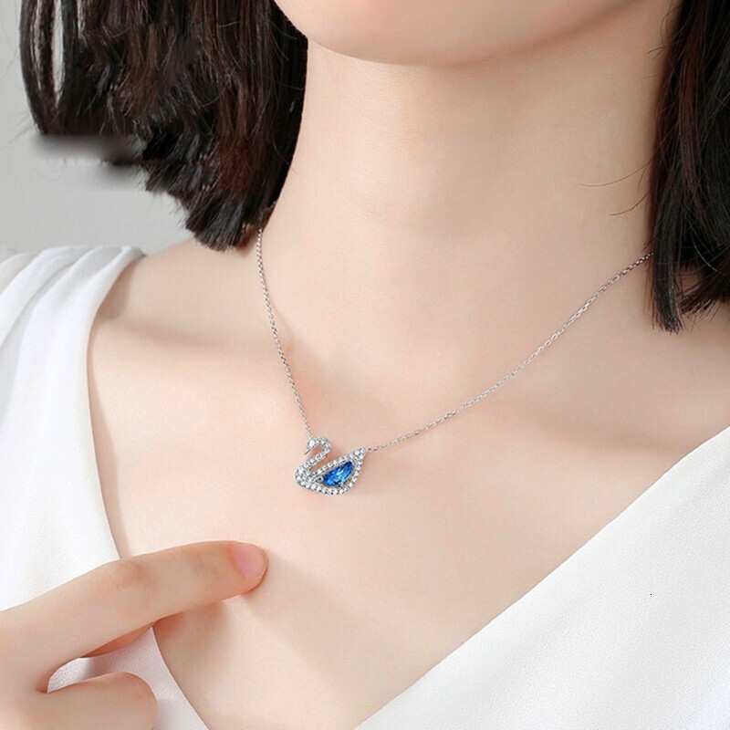 Jewlery Designer For Women Heart Diamond Crystal Classic swan Party Anniversary Necklace New Women Luxury High Long Loop Hook Handmade Pendant