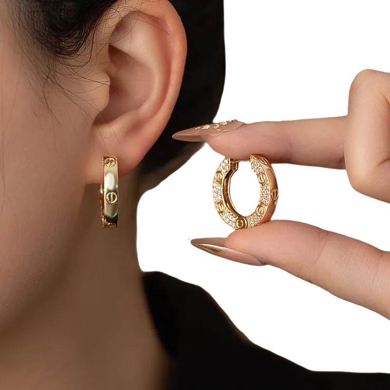 Designer Luxury Brand Designer Gold Small Circle Hoop Earrings For Women 2025 New High-end Elegant Simple Clip-on Ear Jewelry Hot-selling