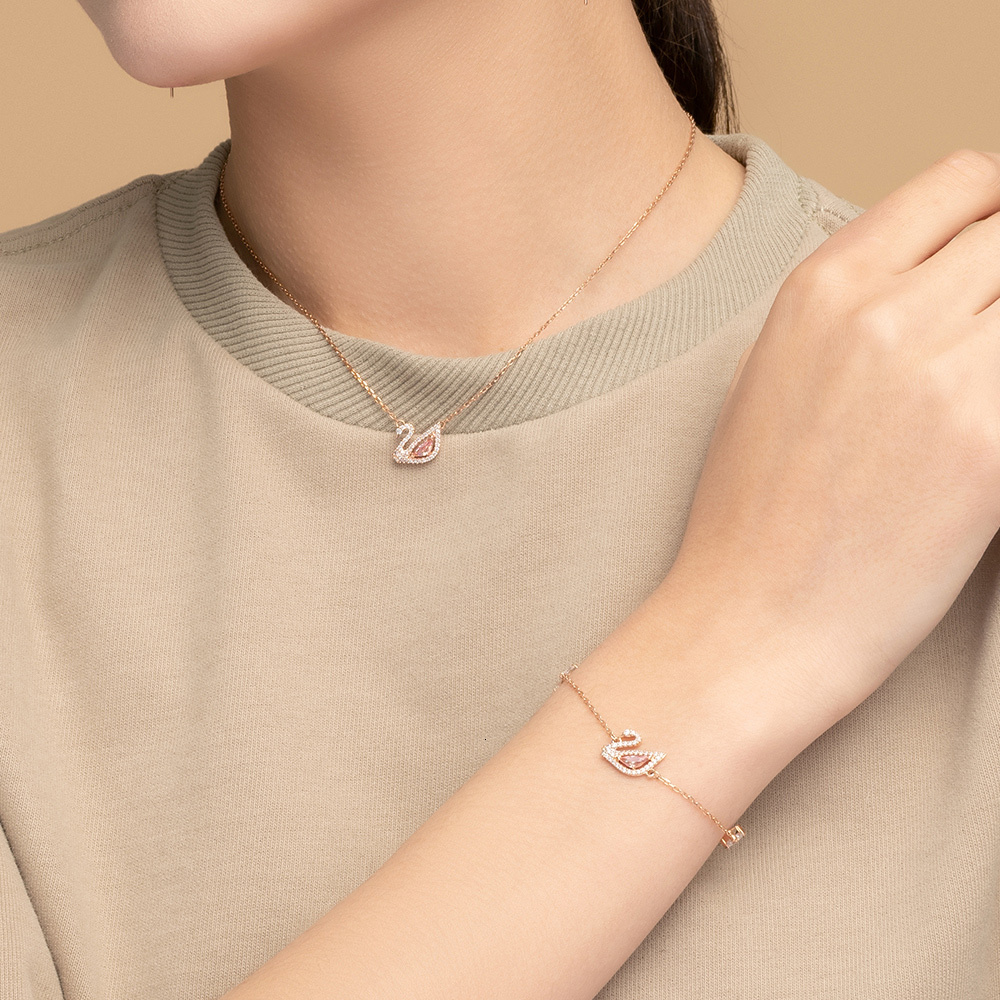 Jewlery Designer For Women Heart Diamond Crystal Classic swan Party Anniversary Necklace New Women Luxury High Long Loop Hook Handmade Pendant
