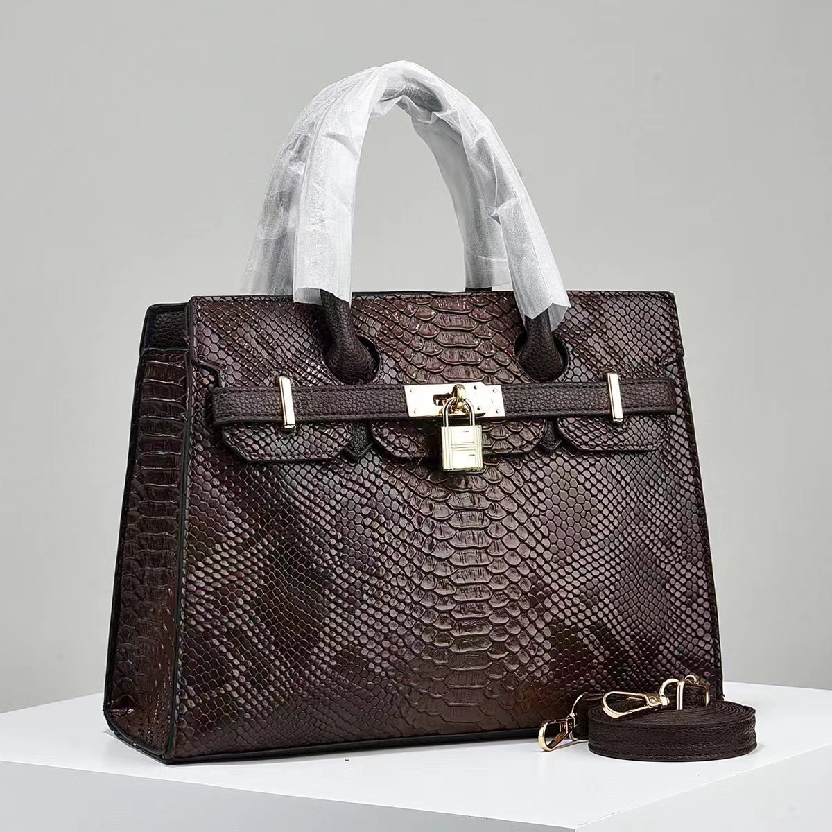 High-End Feel 2026 New Women's Handbag Textured Mom Red Wedding Shoulder Bag